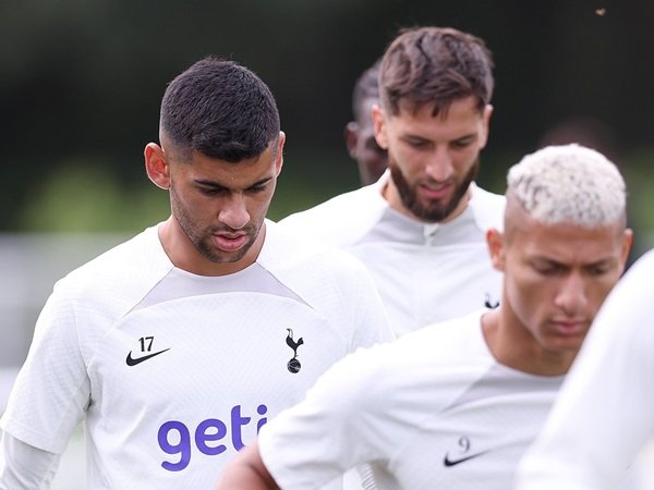 Conte bahas pilihan line-up Tottenham