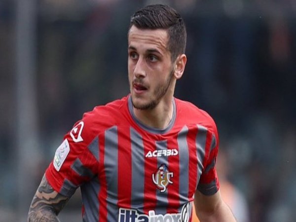 Full bek incaran Lazio