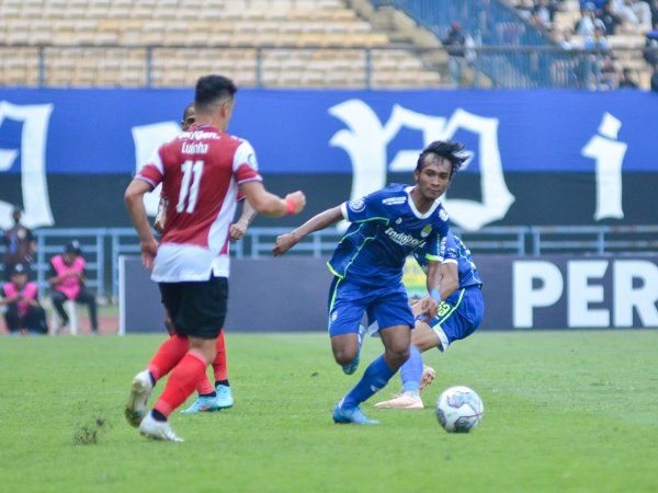 Kinerja gelandang muda Persib, Robi Darwis di timnas dipuji Luis Milla