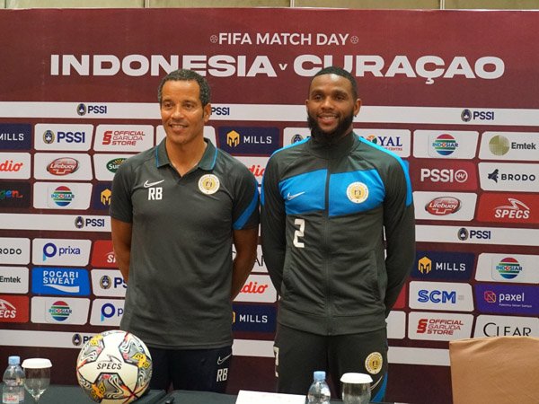 Pelatih timnas Curacao, Remko Bicentini