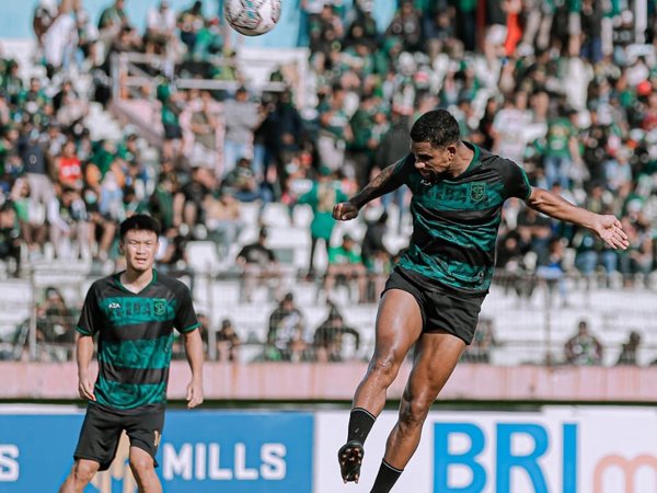 Latihan taktikal Persebaya Surabaya jelang Derby Jatim