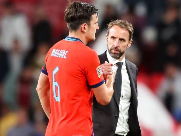 Harry Maguire dan Gareth Southgate.