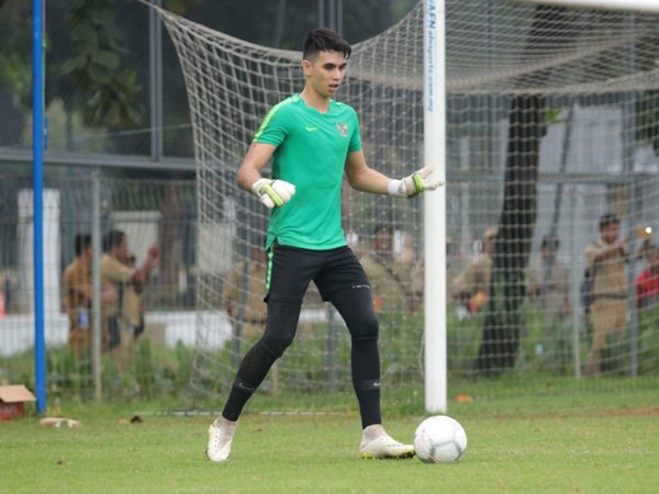 Kiper timnas Indonesia, Nadeo Argawinata