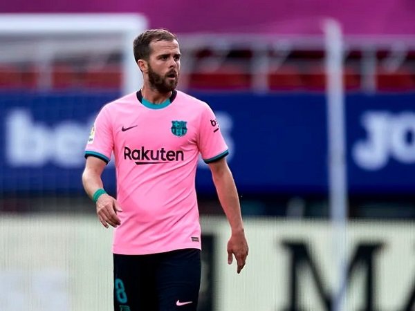 Miralem Pjanic saat memperkuat Barcelona. (Images: Getty)