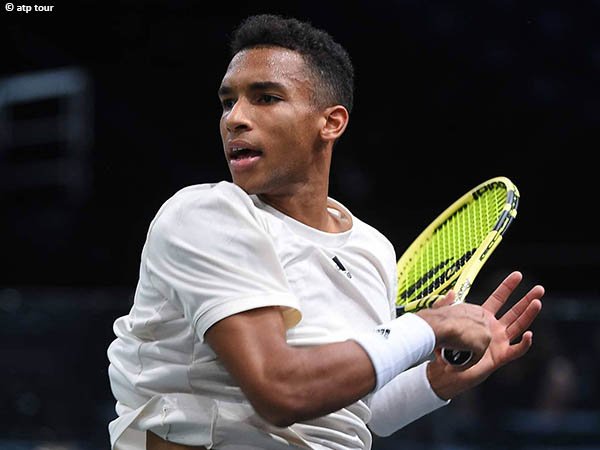 Felix Auger Aliassime tepis gempuran Oscar Otte di Florence