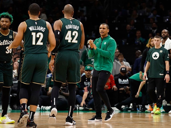 Joe Mazulla puas bisa jalani debutnya dengan mulus.