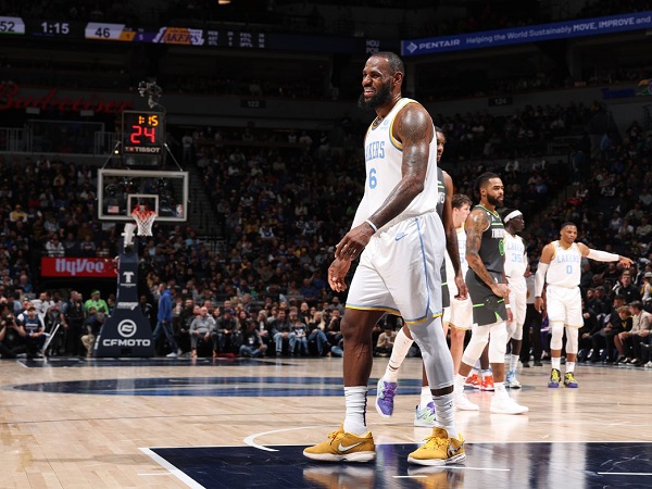 Los Angeles Lakers tak berdaya di kandang Minnesota Timberwolves.