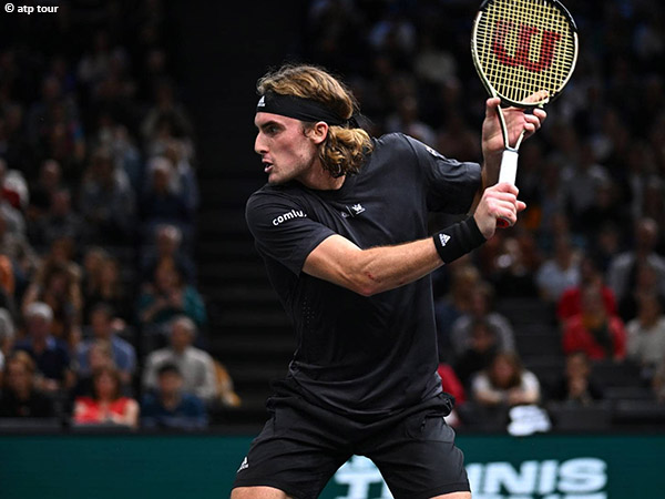 Stefanos Tsitsipas dinginkan Corentin Moutet di Paris Masters