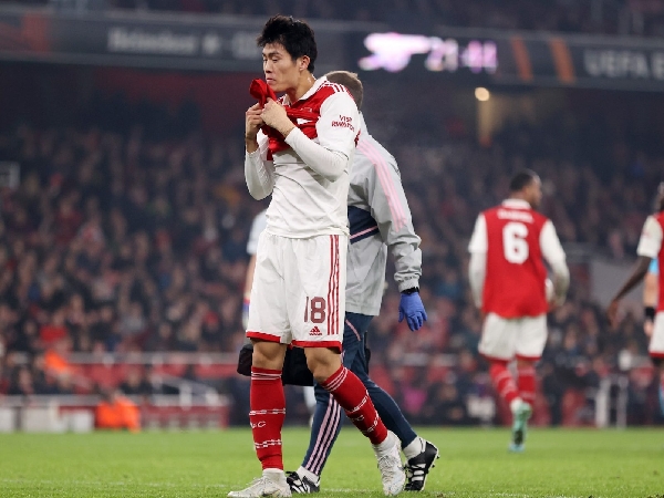 Takehiro Tomiyasu mengalami cedera otot melawan FC Zurich