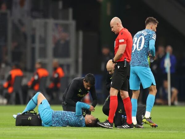 Antonio Conte percaya diri bahwa Son Heung-min bisa segera pulih dari cedera kantong mata yang dideritanya untuk tampil membela Korea Selatan di Piala Dunia 2022 / via Reuters