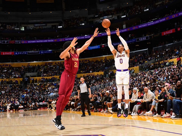 Los Angeles Lakers gagal bendung laju Cleveland Cavaliers.