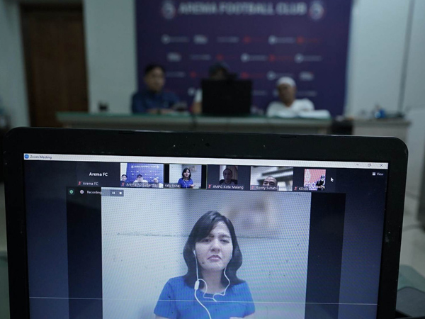 Manajemen Arema FC melakukan konsultasi dengan eks Sekjen PSSI, Ratu Tisha