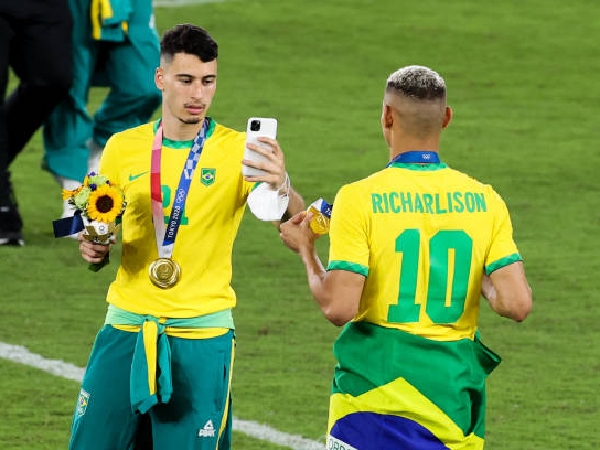 Gabriel Martinelli dan Richarlison