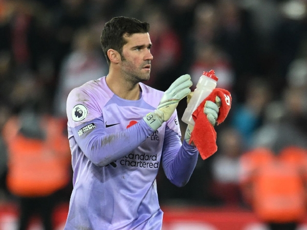 Penjaga gawang Liverpool dan Brasil, Alisson Becker