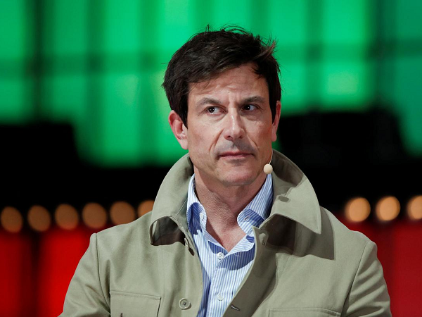 Toto Wolff kaget mobil George Russell mampu bertahan hingga putaran terakhir GP Sao Paulo.