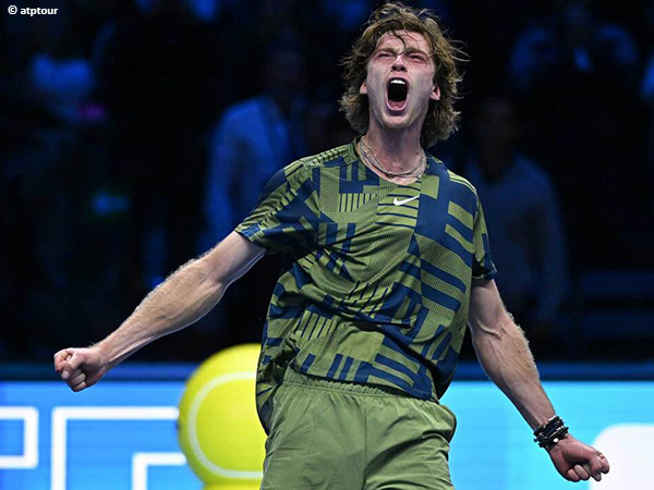 Andrey Rublev jatuh bangun patahkan Daniil Medvedev di Turin