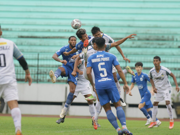 Laga uji coba PSIS Semarang kontra PSIM Yogyakarta