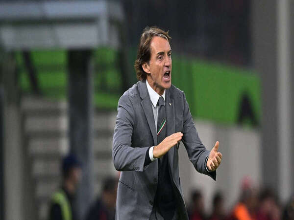 Roberto Mancini mengatakan bahwa Italia tidak boleh lagi absen pada Piala Dunia berikutnya setelah cuma jadi penonton di dua edisi terakhir / via Reuters