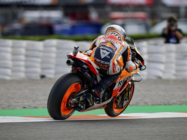 Aprilia tanggapi penurunan performa drastis oleh Honda.