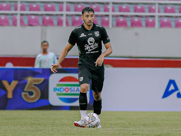 George Brown direkomendasikan Aji Santoso untuk dikontrak Persebaya Surabaya