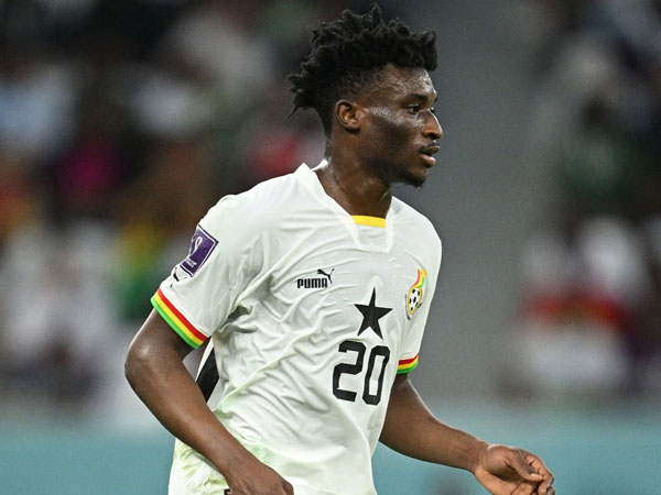 Liverpool Saingi Everton Berburu Bintang Baru Ajax