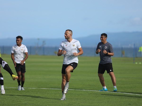 Penyerang Bali United, Ilija Spasojevic saat berlatih bersama timnas Indonesia