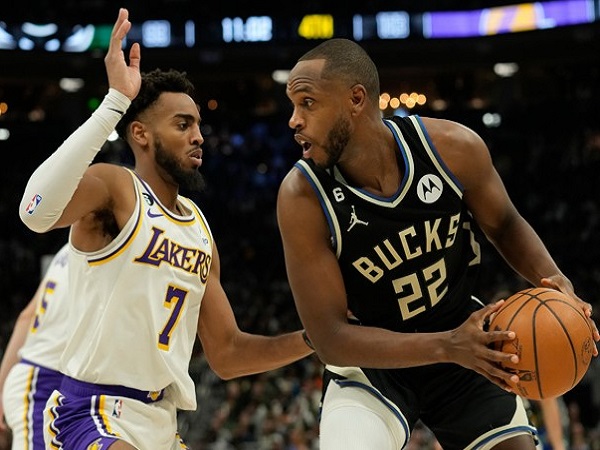 Shooting guard Milwaukee Bucks, Khris Middleton.