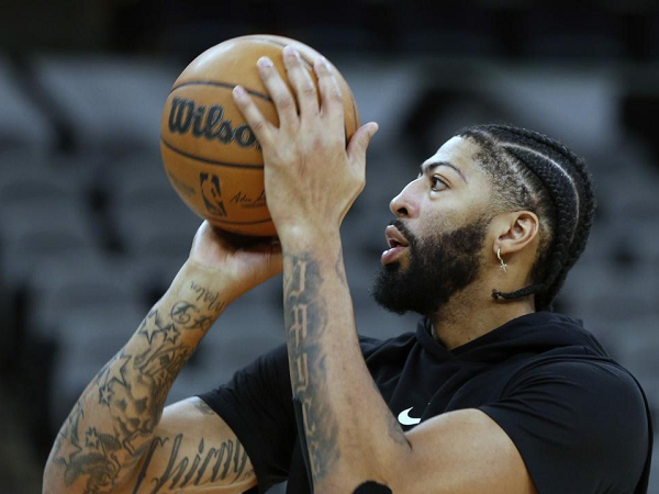 Magic Johnson prediksi Anthony Davis punya kans rebut gelar MVP.