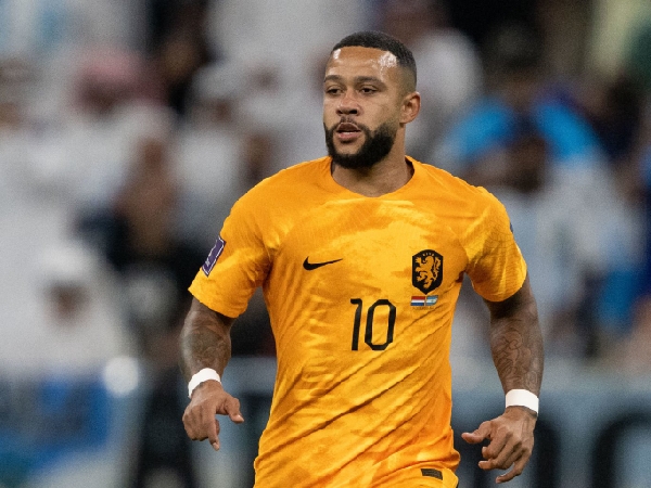 Memphis Depay menjadi incaran Arsenal