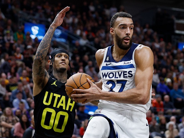 Rudy Gobert ungkap alasan lakukan layup kontroversial saat lawan Jazz.