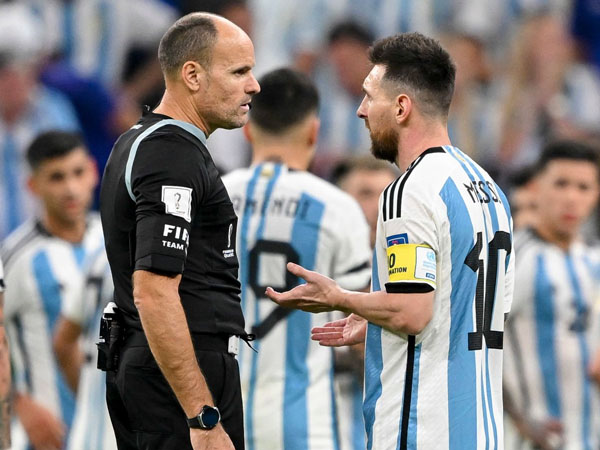 Wasit Kontroversial, Antonio Mateu Lahoz Dipulangkan dari Piala Dunia