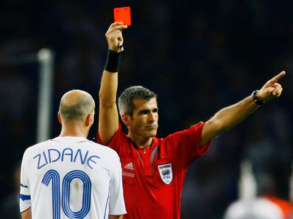 Pemain yang Dikeluarkan dari Lapangan di final Piala Dunia