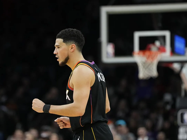 Monty Williams puji Devin Booker yang baru saja cetak 58 poin.