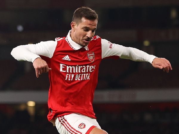 Cedric Soares segera meninggalkan Arsenal dan bergabung dengan Fulham