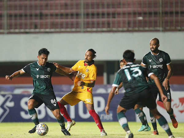 Laga Persikabo 1973 kontra Persik Kediri