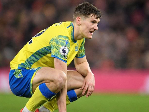 Gelandang Nottingham Forest, Ryan Yates.