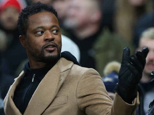 Patrice Evra favoritkan Arsenal daripada Manchester City