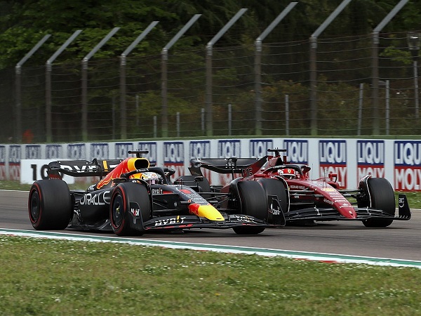 Jenson Button berharap ada tiga tim yang bersaing ketat di F1 2023.