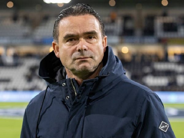 Marc Overmars mengalami stroke ringan