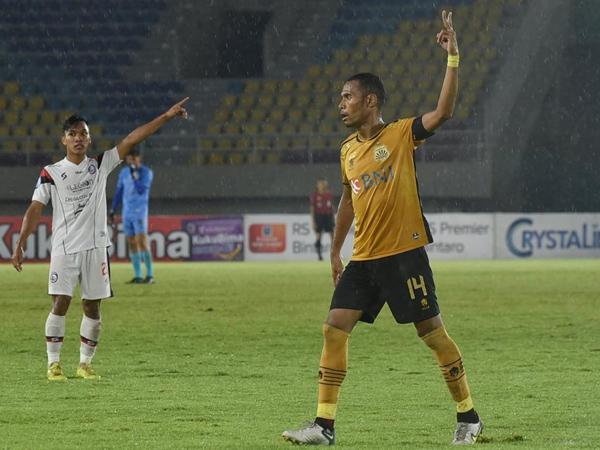 Pemain Bhayangkara FC, Ruben Sanadi