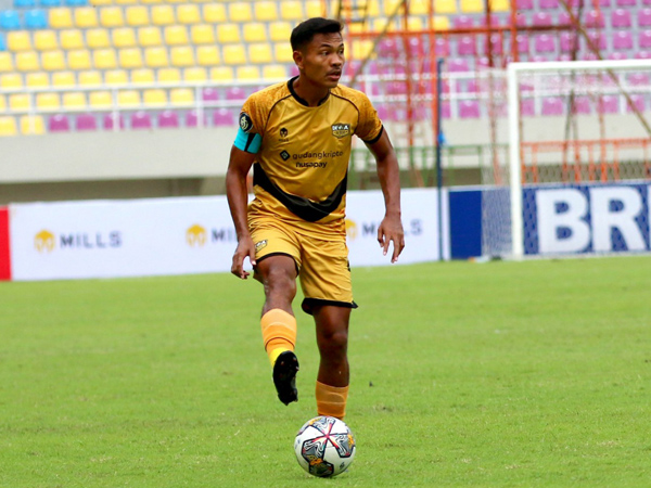 Gelandang senior Dewa United FC, Asep Berlian
