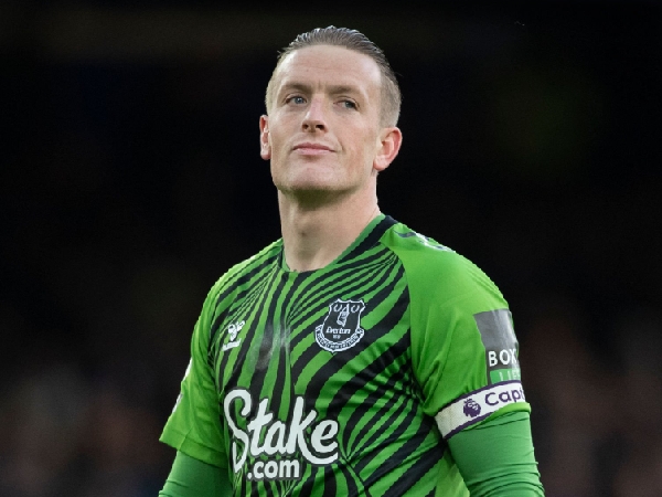 Aston Villa lirik Jordan Pickford untuk gantikan Emiliano Martinez