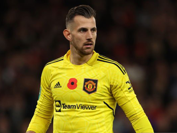 Kiper Newcastle United, Martin Dubravka.