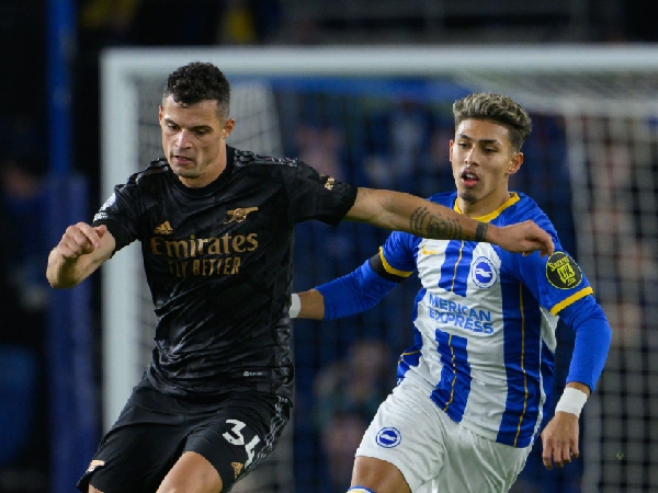 Granit Xhaka membantu Arsenal mengalahkan Brighton