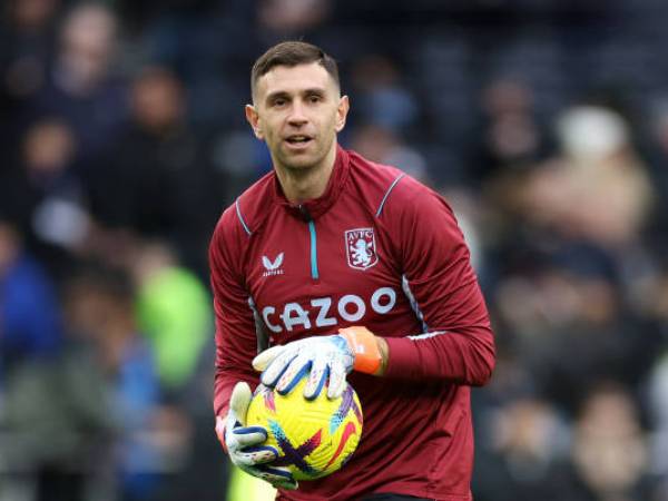Emery Tegaskan Emiliano Martinez Masih Kiper Utama Aston Villa