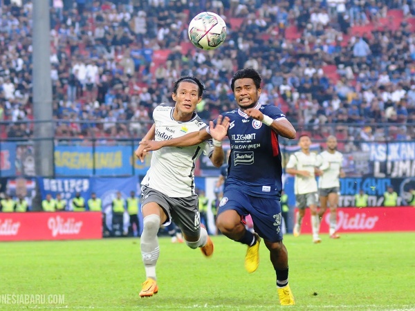 Bek kanan Persib, Henhen Herdiana
