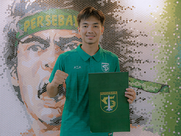 Persebaya Surabaya resmi mengontrak gelandang muda Muhammad Iqbal