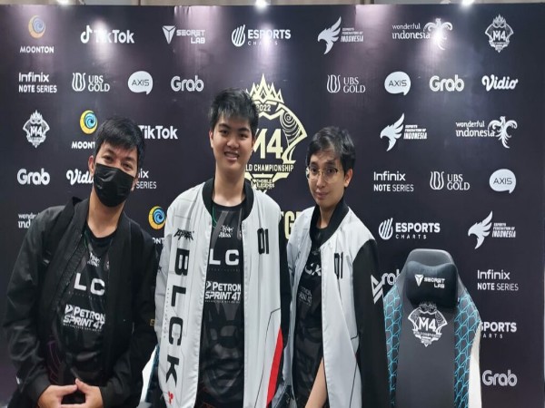 Blacklist International Disikat Falcon di Fase Grup M4, Duo V33Wise Santai