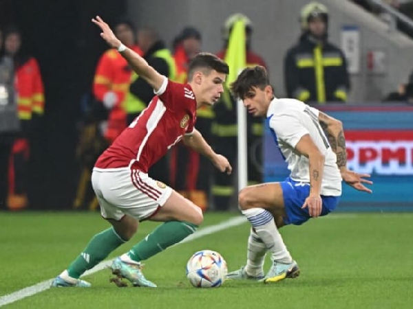 Borussia Dortmund Lirik Milos Kerkez Dari AZ Alkmaar