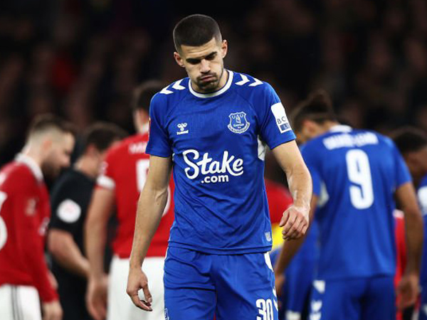 Bek Everton, Conor Coady.